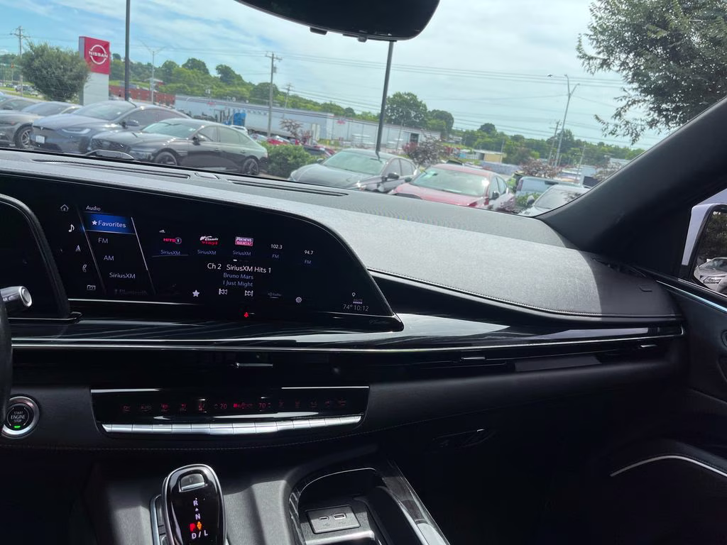 2021 Crystal White Tricoat Cadillac Escalade ESV Sport 4X4 SUV