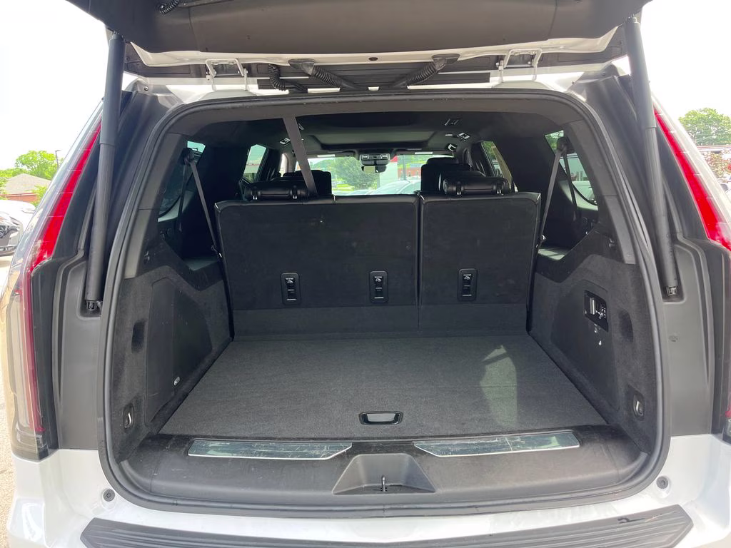 2021 Crystal White Tricoat Cadillac Escalade ESV Sport 4X4 SUV