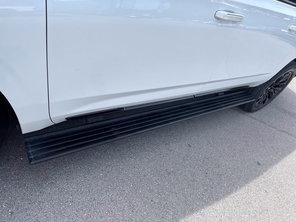 2021 Crystal White Tricoat Cadillac Escalade ESV Sport 4X4 SUV