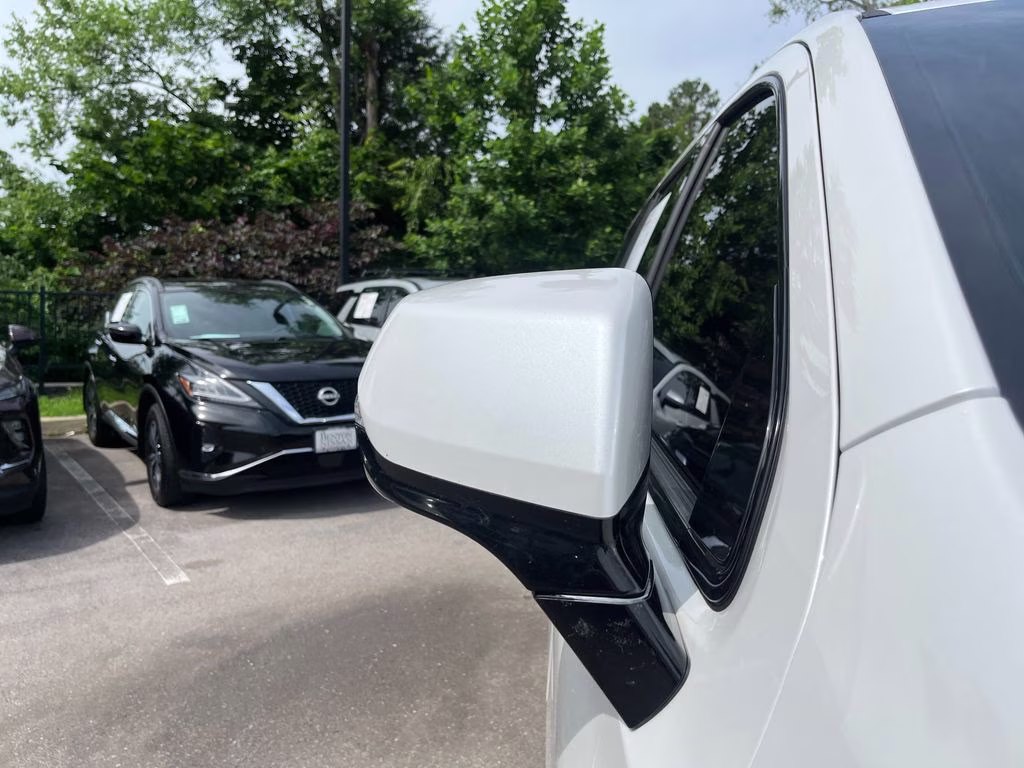 2021 Crystal White Tricoat Cadillac Escalade ESV Sport 4X4 SUV