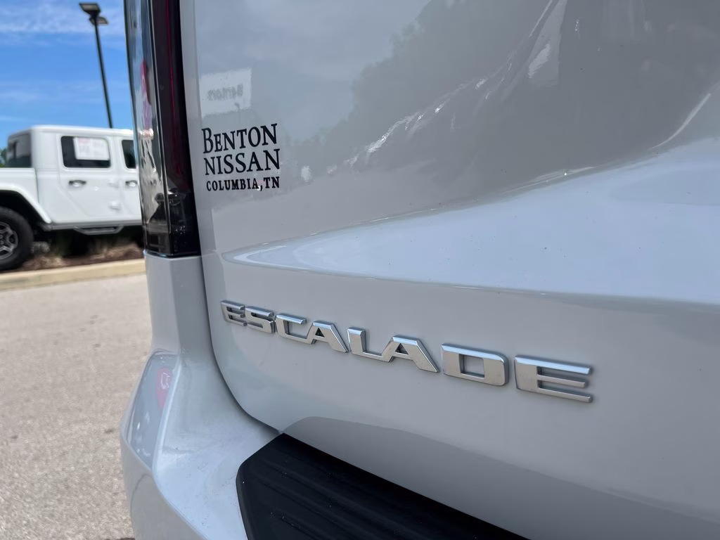 2021 Crystal White Tricoat Cadillac Escalade ESV Sport 4X4 SUV