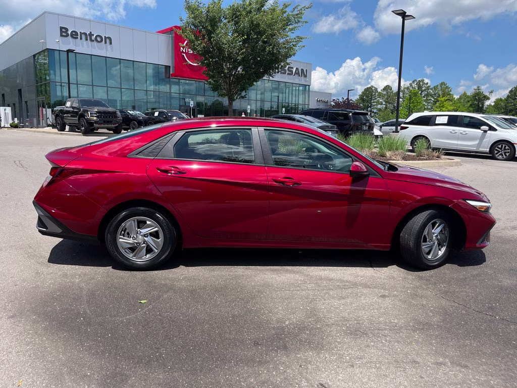2024 Ultimate Red Hyundai Elantra SE FWD Sedan