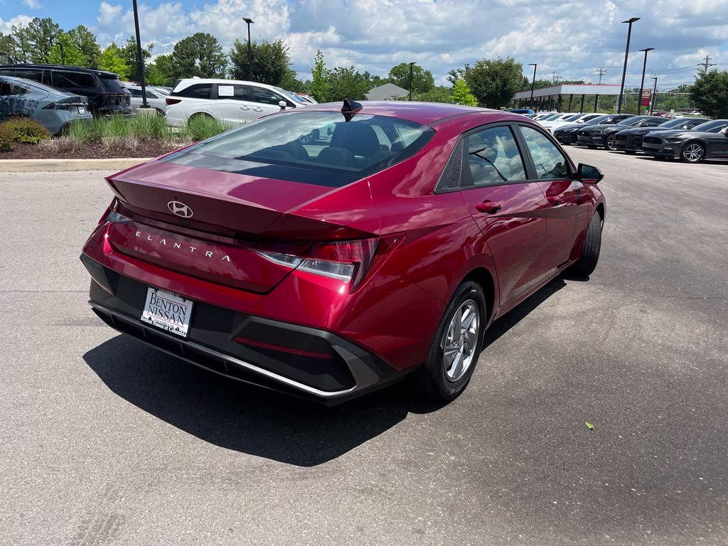 2024 Ultimate Red Hyundai Elantra SE FWD Sedan