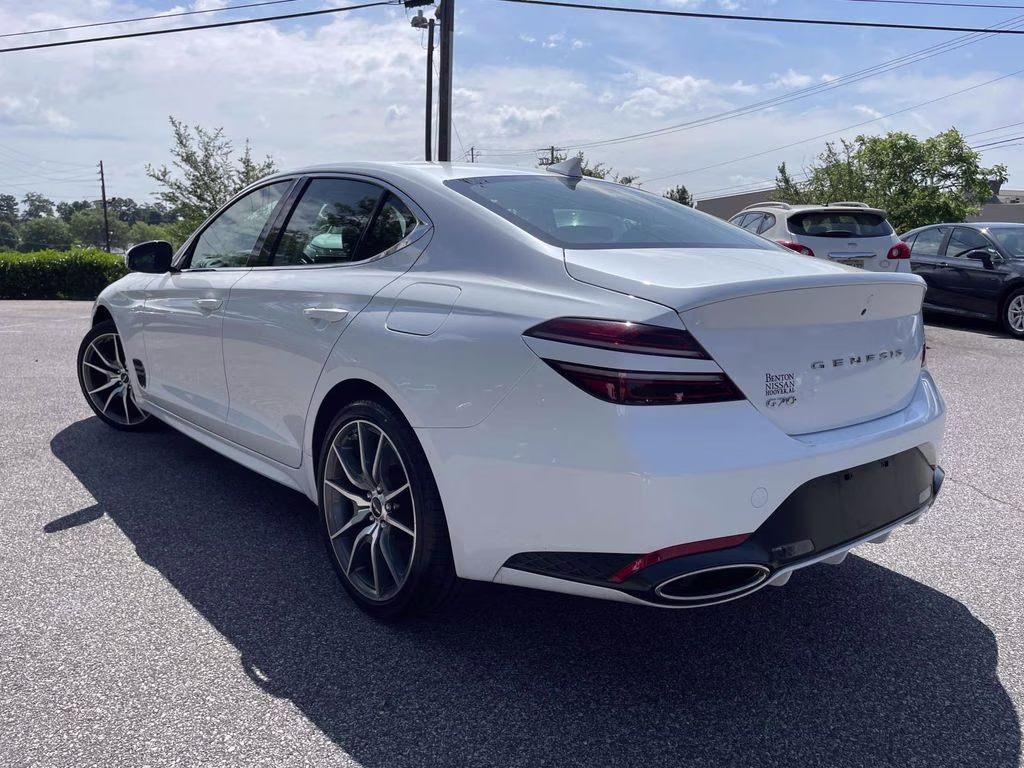 2025 Uyuni White Genesis G70 2.5T RWD Sedan
