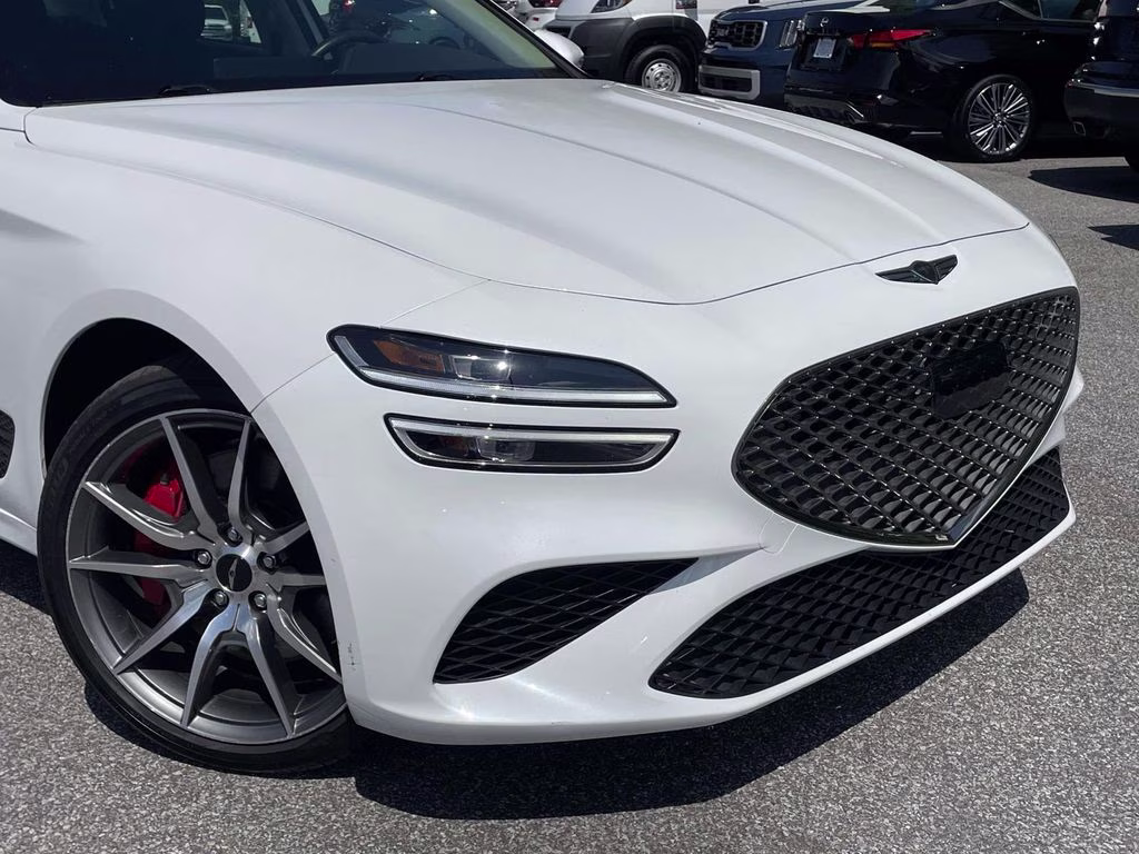 2025 Uyuni White Genesis G70 2.5T RWD Sedan
