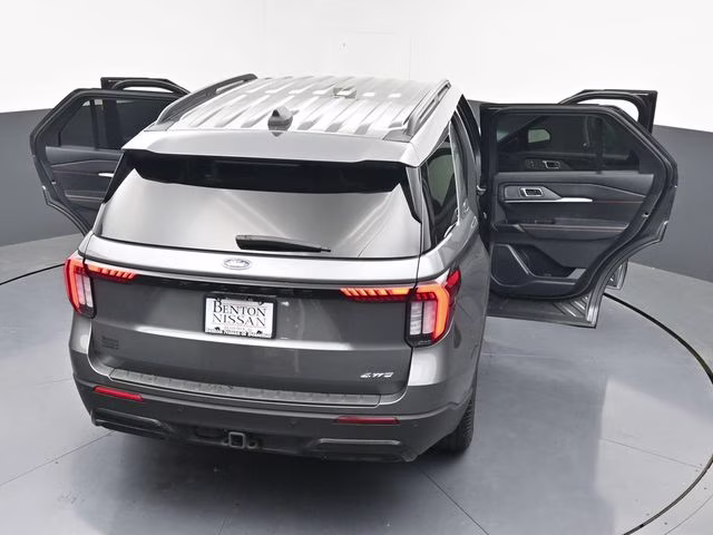 2025 Gray Metallic Ford Explorer ST-Line 4X4 SUV