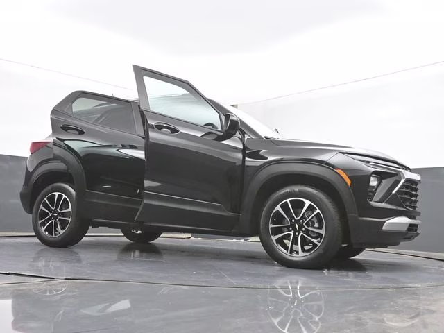 2025 Mosaic Black Metallic Chevrolet Trailblazer LT AWD SUV
