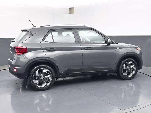 2025 Ecotronic Gray Hyundai Venue SEL FWD SUV