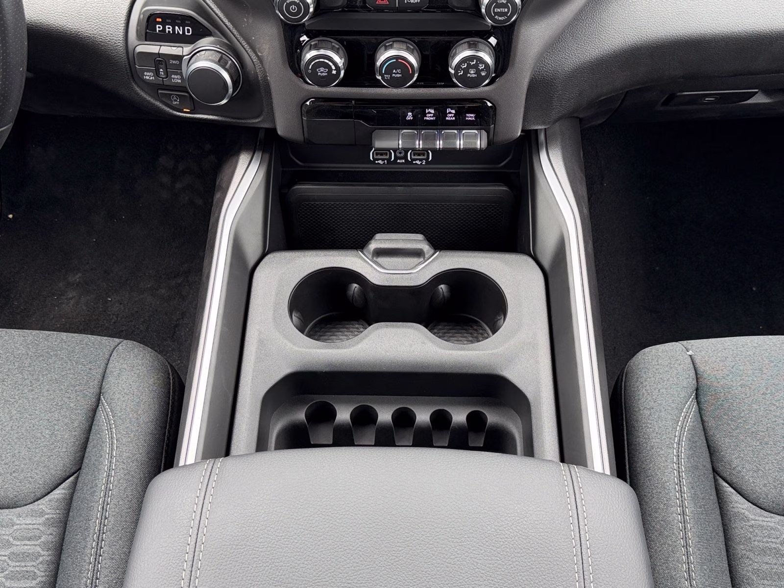 2026 Diamond Black Crystal Pearlcoat Ram 1500 Express 4X4 Truck
