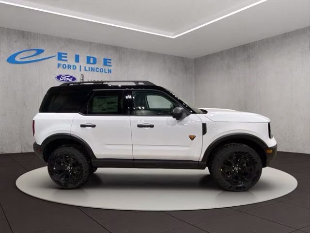 2026 Oxford White Ford Bronco Sport Badlands 4X4 SUV