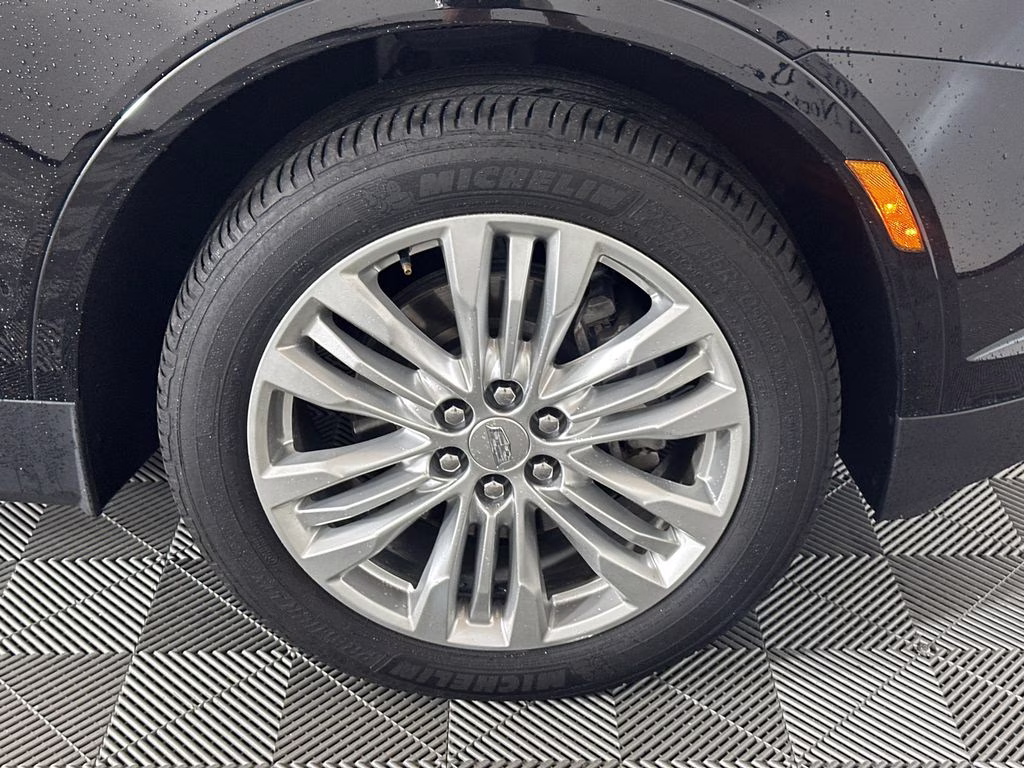 2019 Stellar Black Metallic Cadillac XT5 Premium Luxury FWD SUV