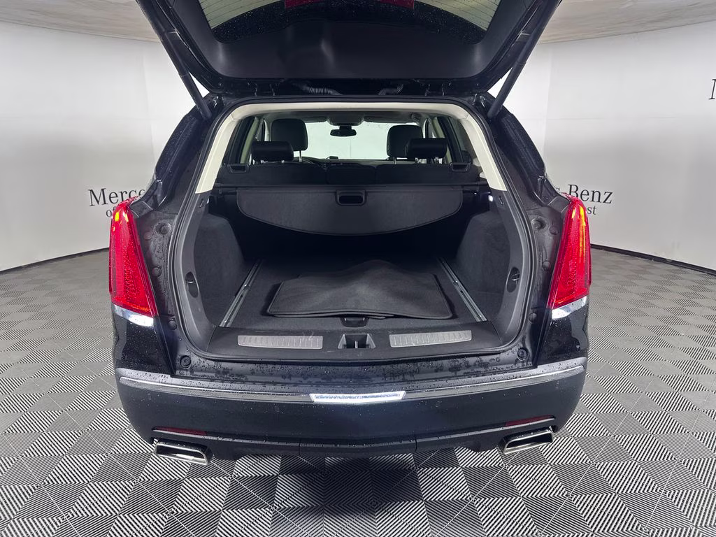 2019 Stellar Black Metallic Cadillac XT5 Premium Luxury FWD SUV