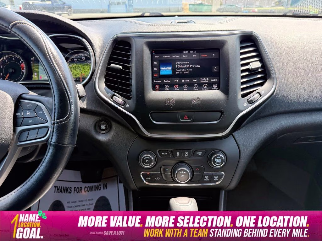 2019 Bright White Clearcoat Jeep Cherokee Latitude Plus 4X4 SUV