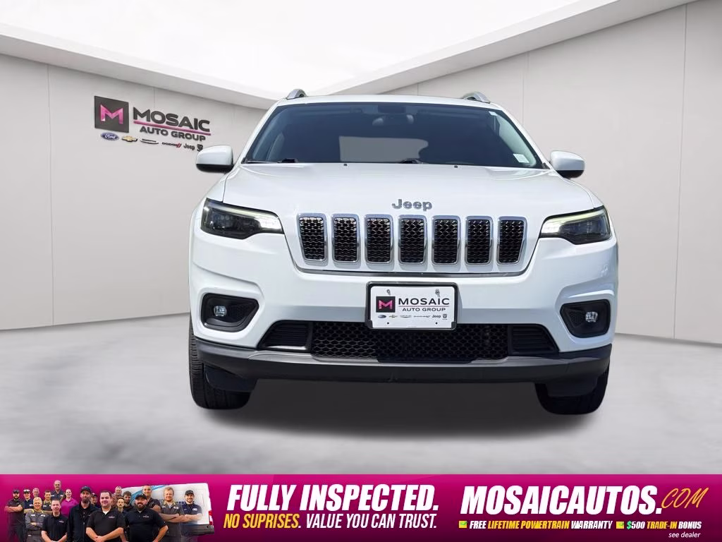 2019 Bright White Clearcoat Jeep Cherokee Latitude Plus 4X4 SUV