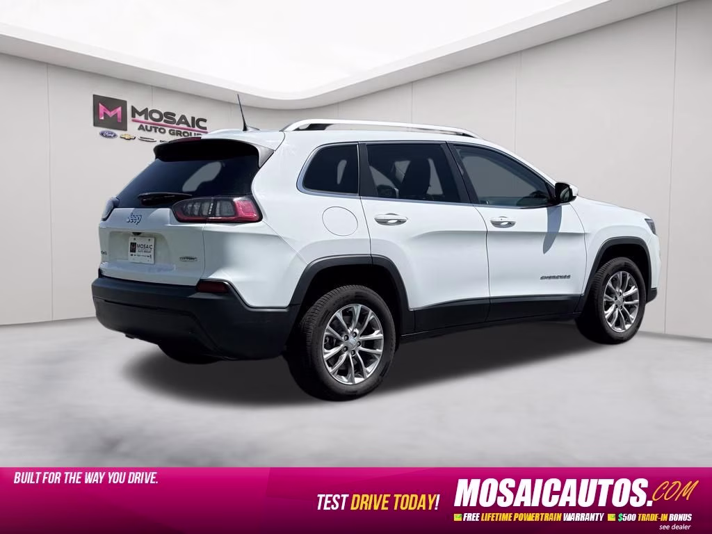 2019 Bright White Clearcoat Jeep Cherokee Latitude Plus 4X4 SUV