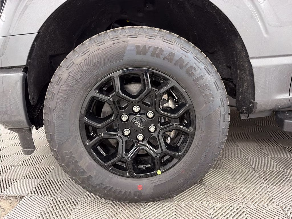 2026 CARBONIZED GRAY Ford F-150 Lariat RWD Truck