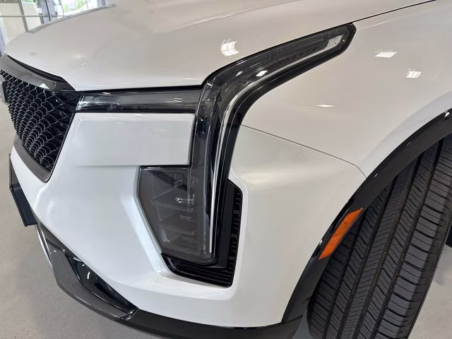 2024 Crystal White Tricoat Cadillac XT4 Sport AWD SUV
