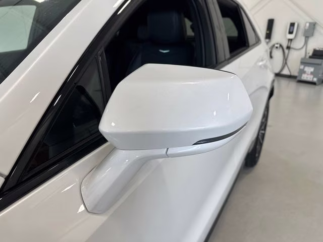 2024 Crystal White Tricoat Cadillac XT4 Sport AWD SUV