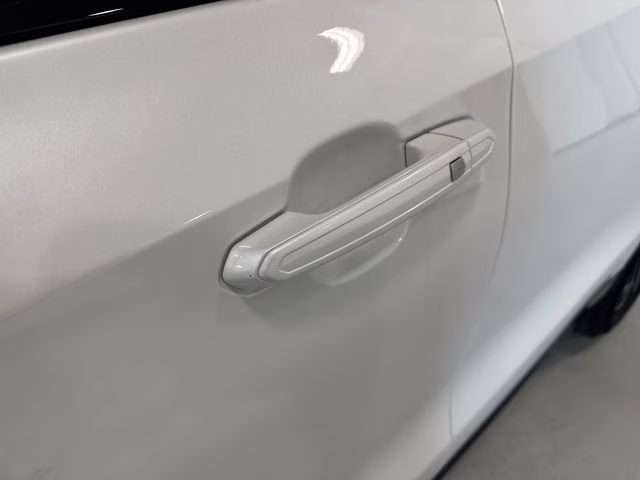 2024 Crystal White Tricoat Cadillac XT4 Sport AWD SUV