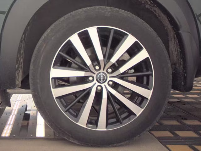 2024 Obsidian Green Pearl/Super Black Nissan Pathfinder Platinum 4X4 SUV