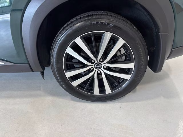2024 Obsidian Green Pearl/Super Black Nissan Pathfinder Platinum 4X4 SUV