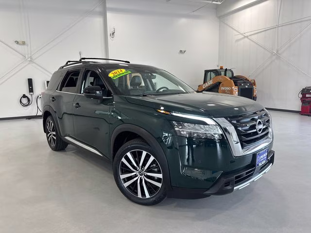 2024 Obsidian Green Pearl/Super Black Nissan Pathfinder Platinum 4X4 SUV