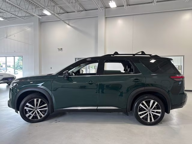 2024 Obsidian Green Pearl/Super Black Nissan Pathfinder Platinum 4X4 SUV