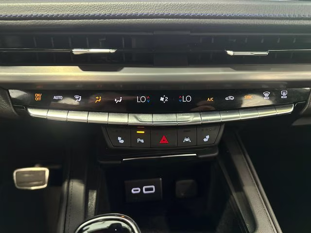2024 Crystal White Tricoat Cadillac XT4 Sport AWD SUV