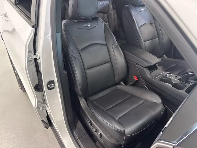 2024 Crystal White Tricoat Cadillac XT4 Sport AWD SUV