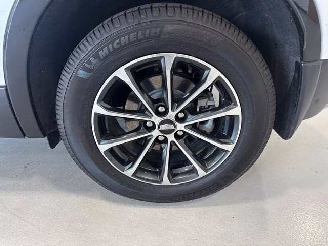 2024 Crystal White Tricoat Cadillac XT4 Sport AWD SUV