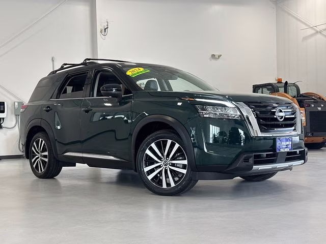 2024 Nissan Pathfinder Platinum 4WD's photo