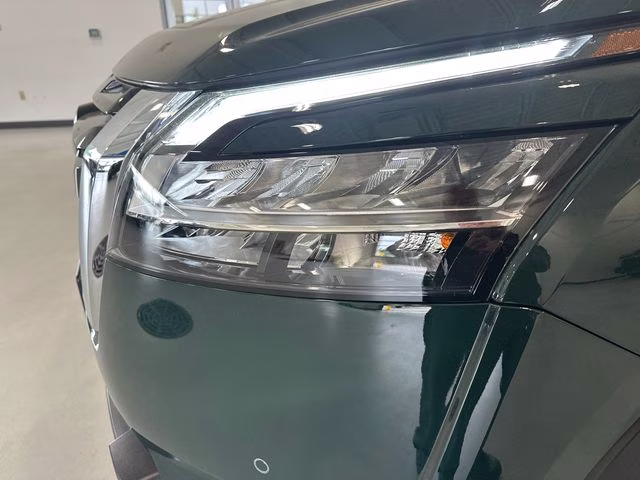 2024 Obsidian Green Pearl/Super Black Nissan Pathfinder Platinum 4X4 SUV