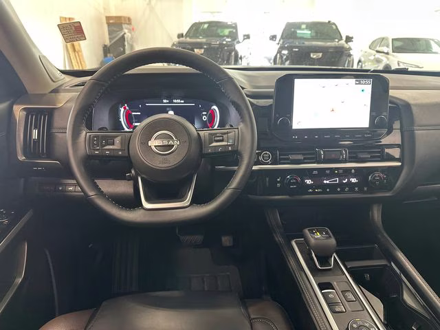 2024 Obsidian Green Pearl/Super Black Nissan Pathfinder Platinum 4X4 SUV