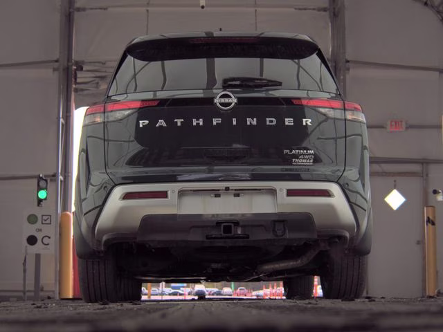 2024 Obsidian Green Pearl/Super Black Nissan Pathfinder Platinum 4X4 SUV