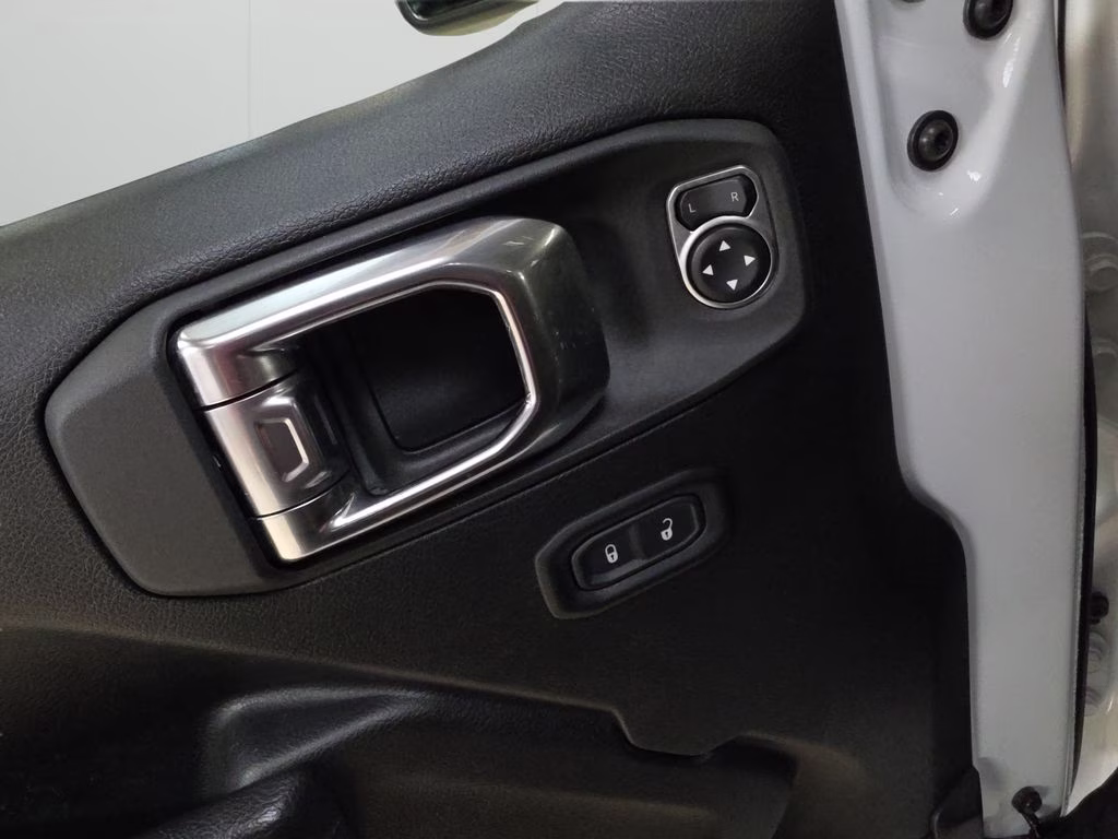 2025 Bright White Clearcoat Jeep Wrangler Rubicon 4X4 SUV