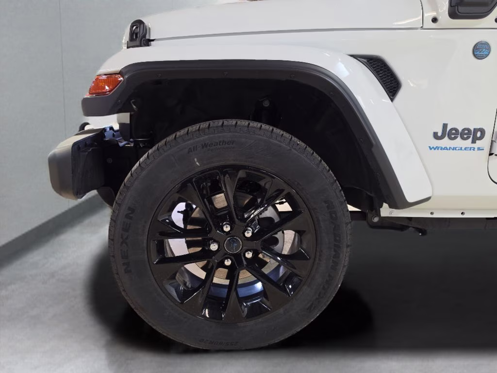 2025 Bright White Clearcoat Jeep Wrangler 4xe Sahara 4X4 SUV