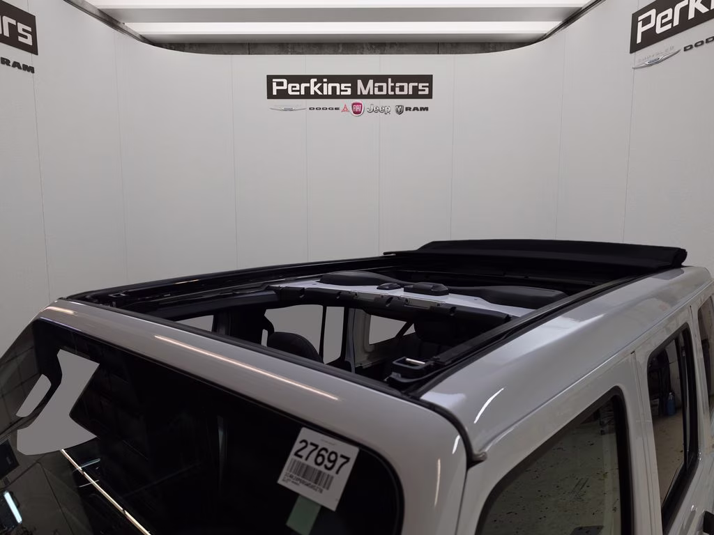 2025 Bright White Clearcoat Jeep Wrangler 4xe Sahara 4X4 SUV