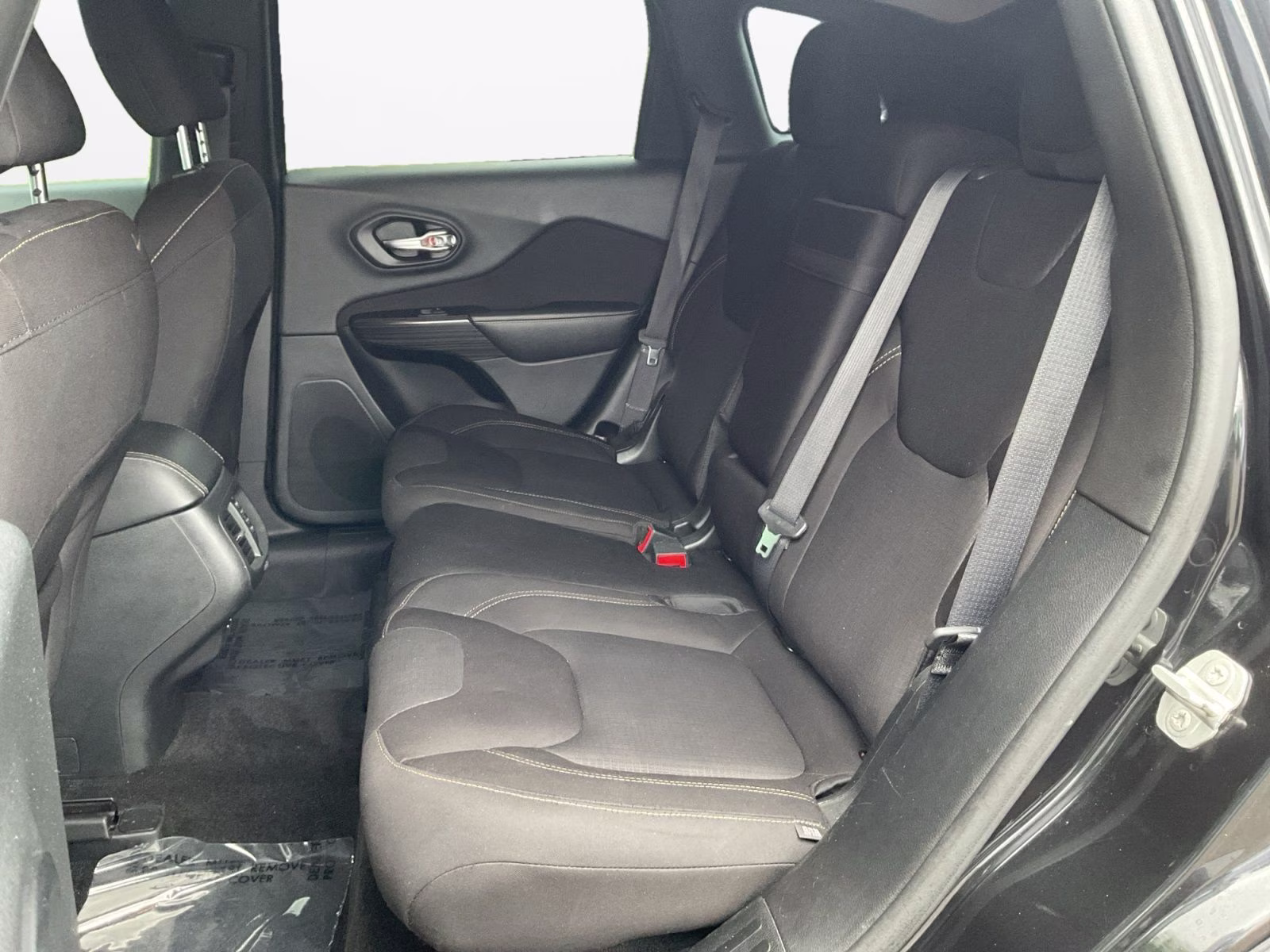 2015 Brilliant Black Crystal Pearlcoat Jeep Cherokee Latitude 4X4 SUV