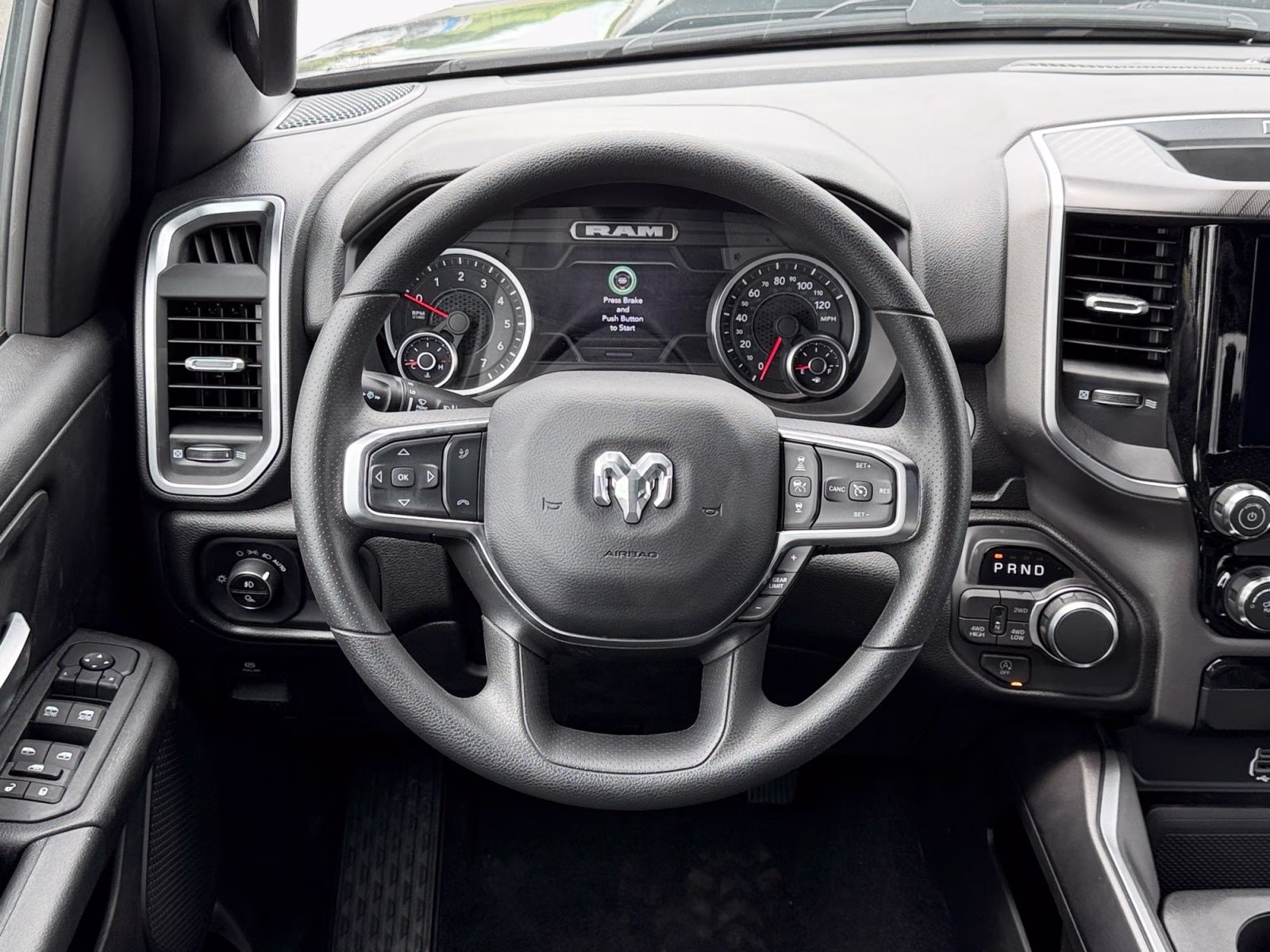 2026 Diamond Black Crystal Pearlcoat Ram 1500 Express 4X4 Truck