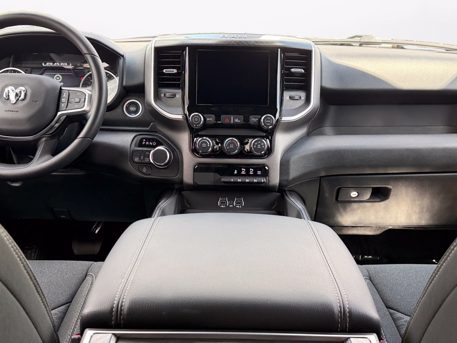 2026 Diamond Black Crystal Pearlcoat Ram 1500 Express 4X4 Truck