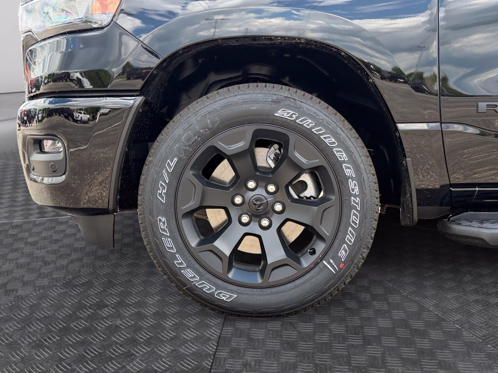 2026 Diamond Black Crystal Pearlcoat Ram 1500 Express 4X4 Truck