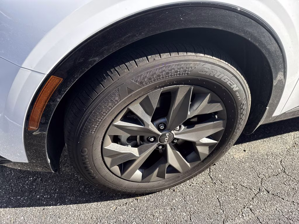 2024 Glacial White Pearl Kia Sportage SX FWD SUV