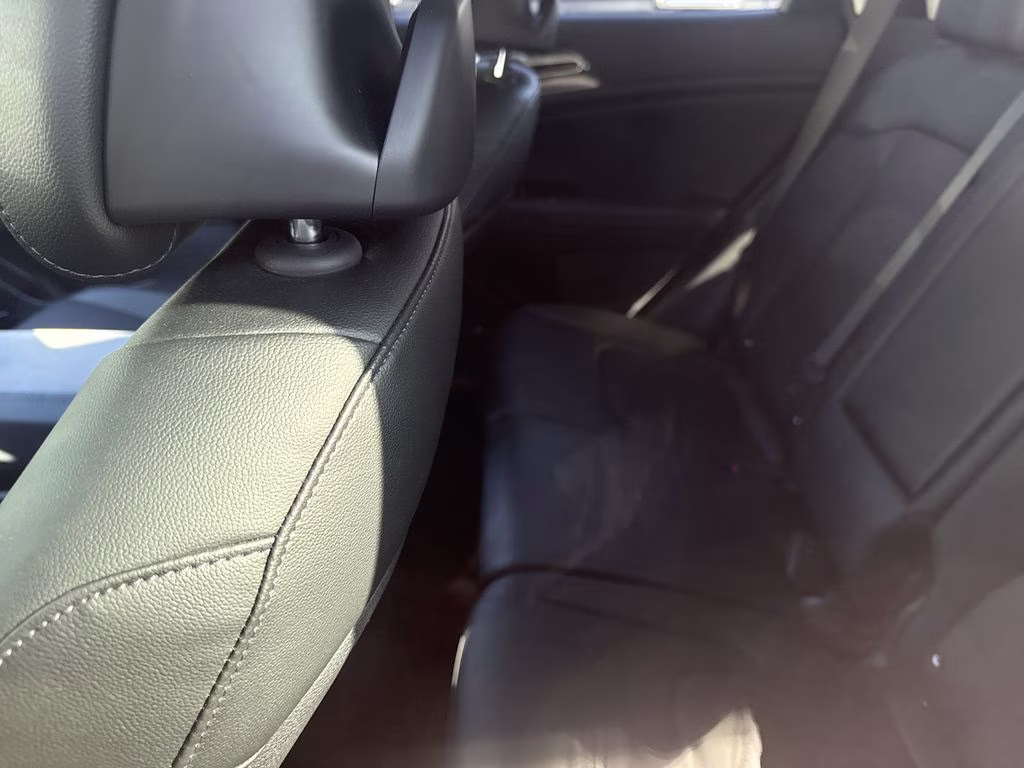 2024 Glacial White Pearl Kia Sportage SX FWD SUV