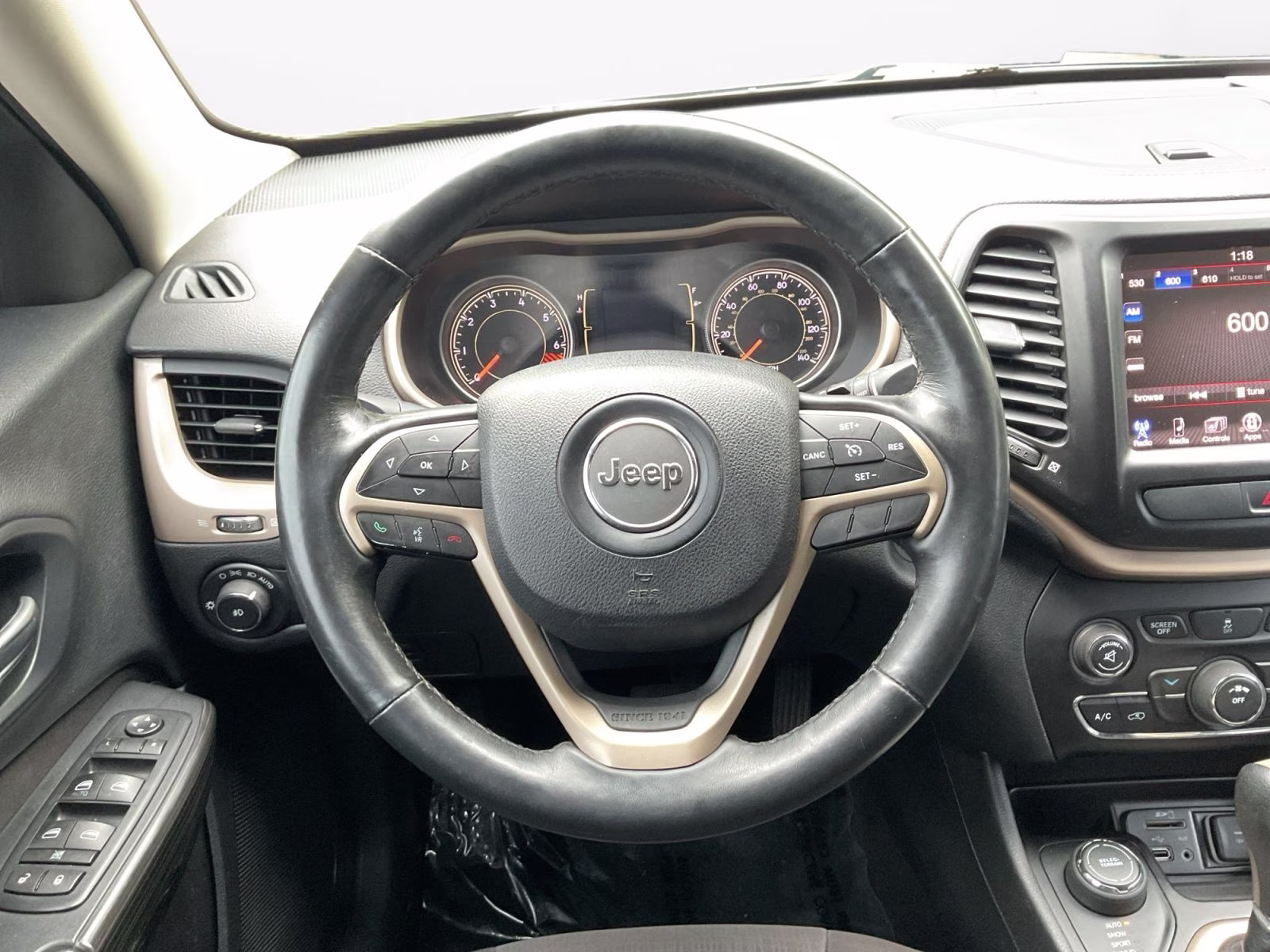2015 Brilliant Black Crystal Pearlcoat Jeep Cherokee Latitude 4X4 SUV
