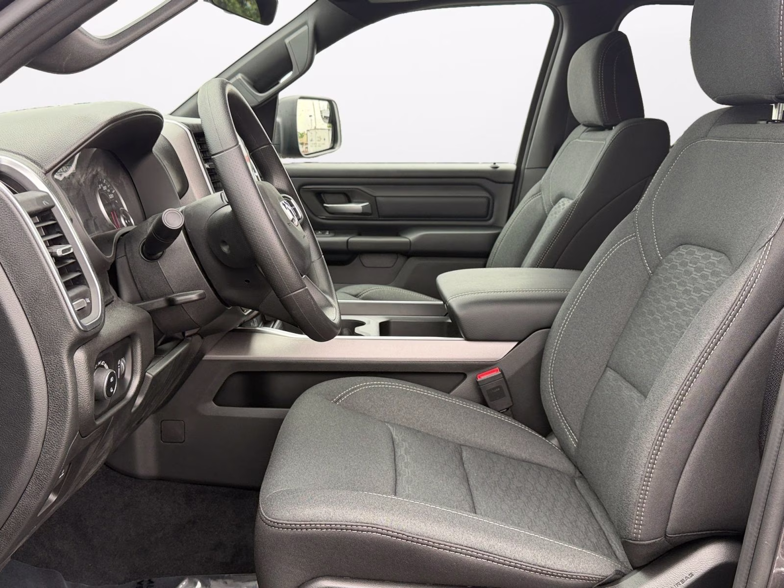 2026 Diamond Black Crystal Pearlcoat Ram 1500 Express 4X4 Truck