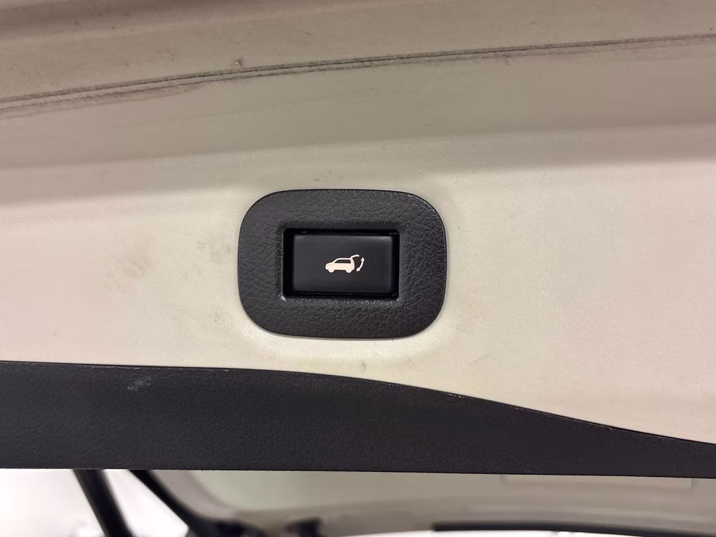 2019 Brilliant Silver Metallic Nissan Rogue SL AWD SUV