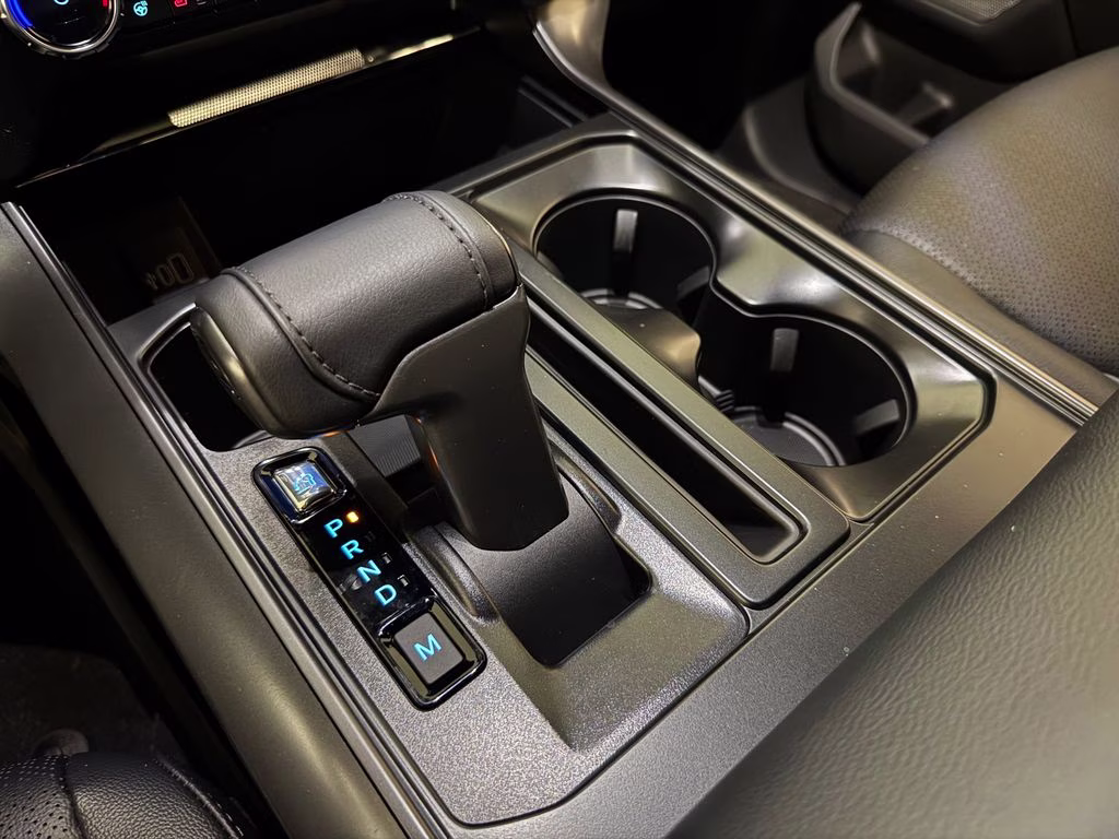2026 Avalanche Ford F-150 Lariat 4X4 Truck