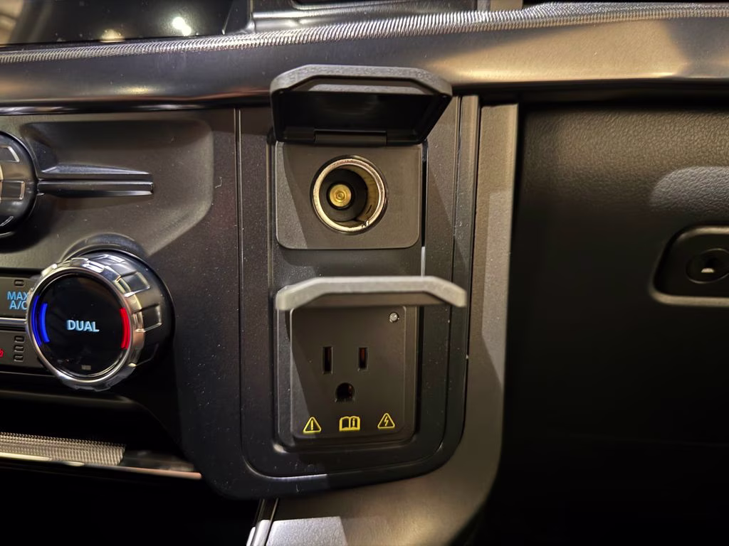 2026 Avalanche Ford F-150 Lariat 4X4 Truck