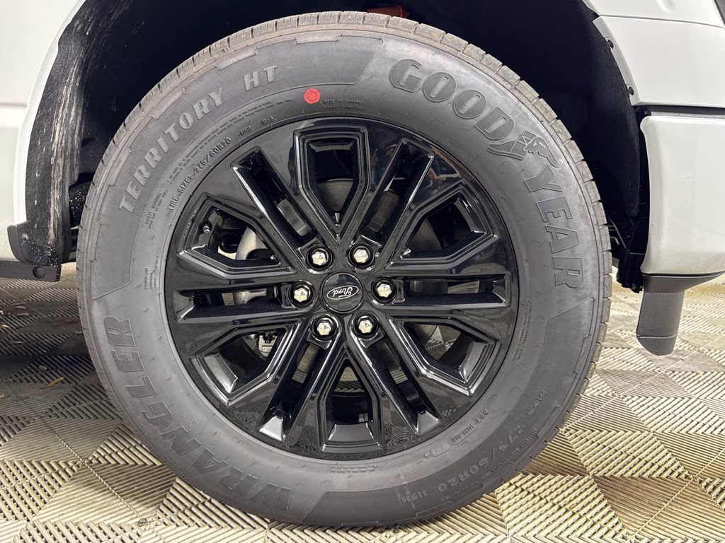 2026 Avalanche Ford F-150 Lariat 4X4 Truck