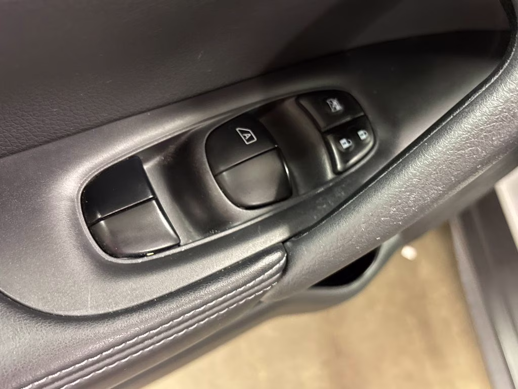 2019 Brilliant Silver Metallic Nissan Rogue SL AWD SUV